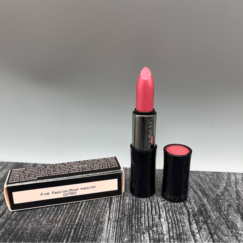 Mary Kay Creme Lipstick Pink Passion Rose #027583 - 0.13 oz